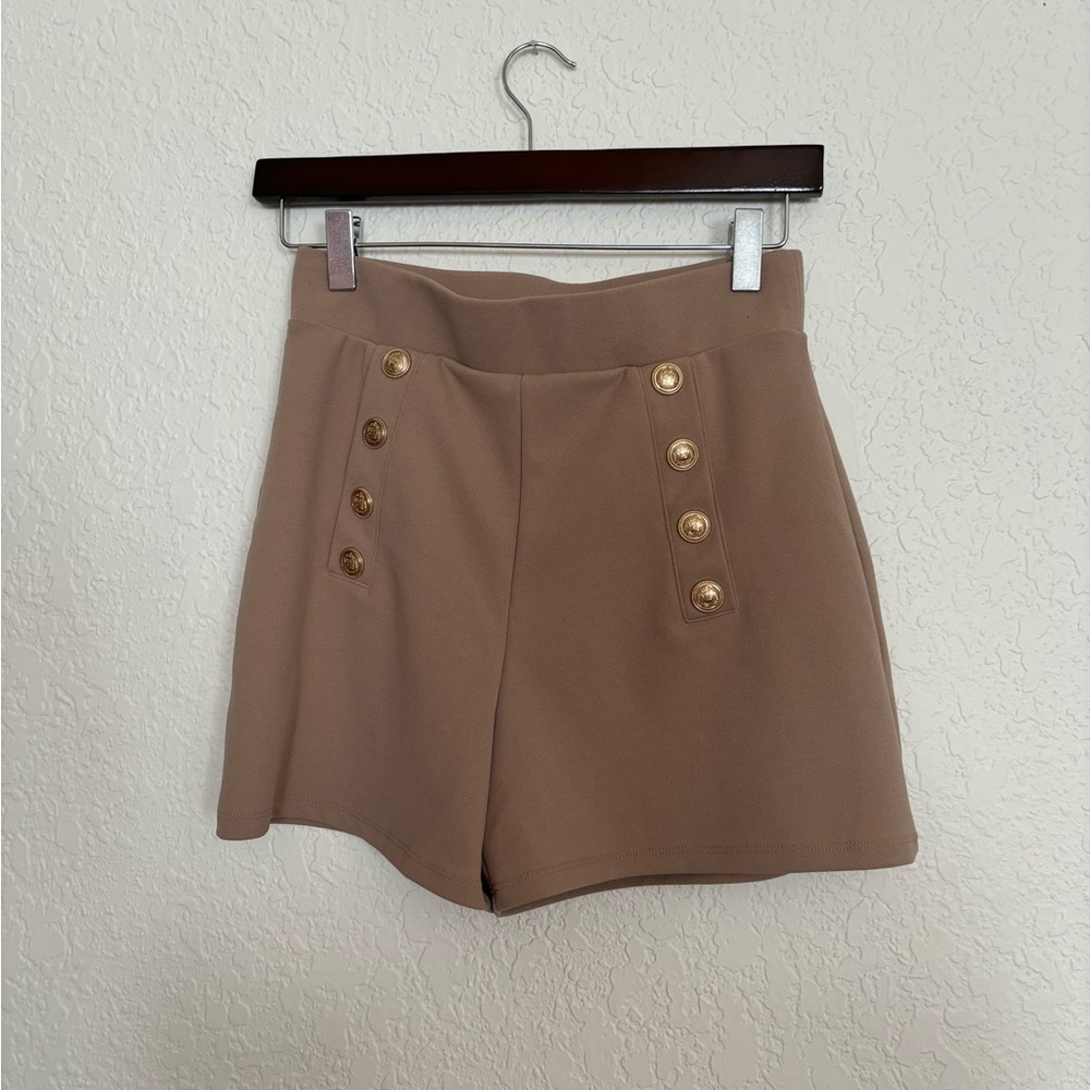 H&M beige shorts